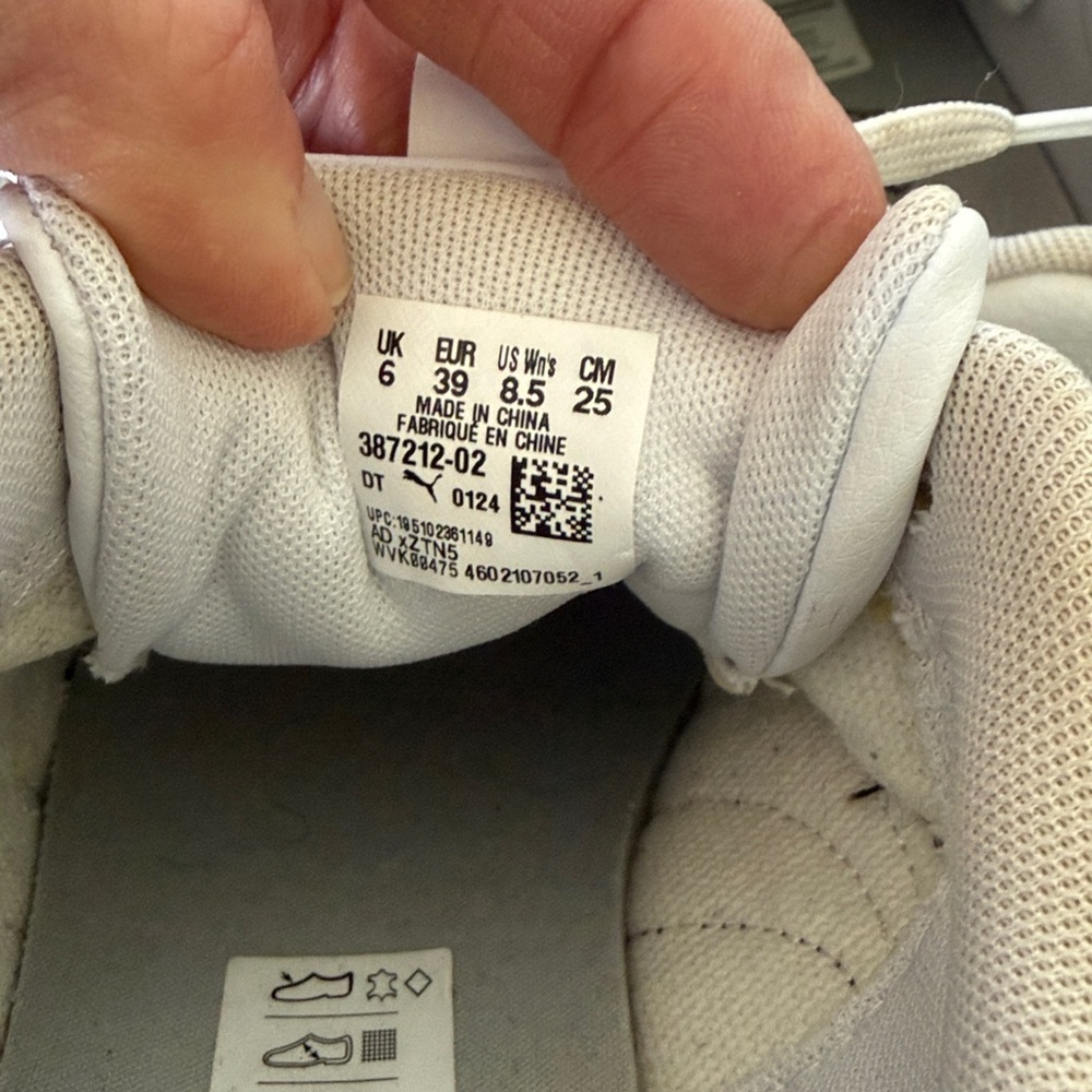Puma White Platform Mayze Sneakers with Black Formstripe and Gold Logo 8.5 - Picture 5 of 9